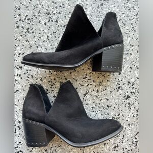 Vince Camuto black suede Bootie women size 6.5 pre owned